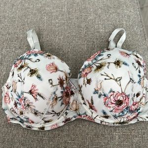 VS 34DDD